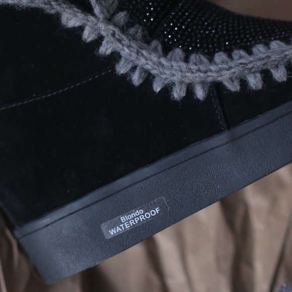 NWT Anabel Black Embellished Waterproof Faux-Fur & Suede Mocassin Booties. - Picture 7 of 9